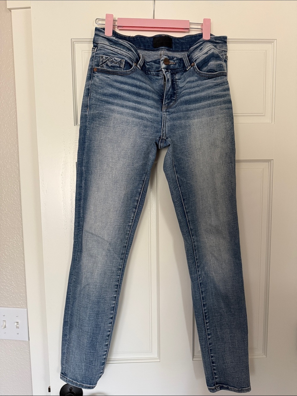 Women’s Mid-Wash Blue Slim Fit Jeans